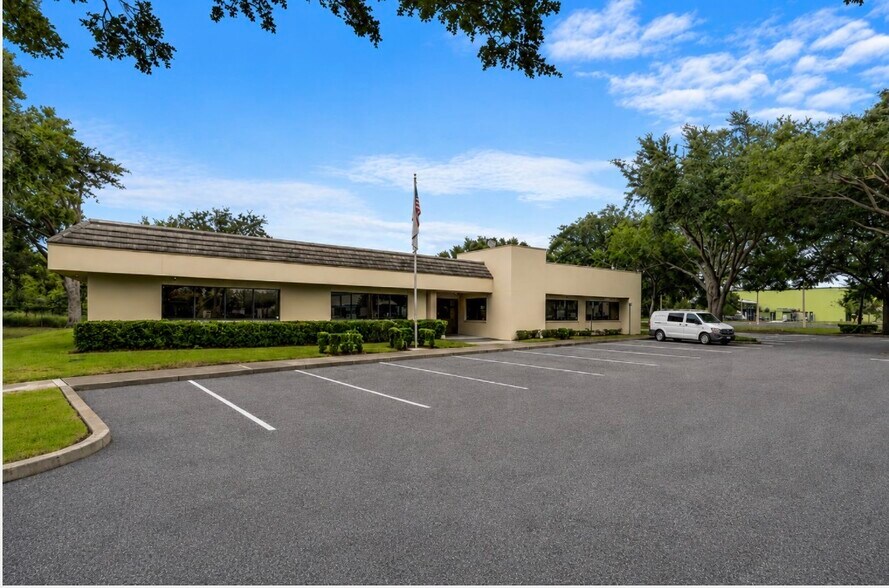 2453 Orlando Central Pky, Orlando, FL à vendre - Photo de l’immeuble – Image 2 sur 10