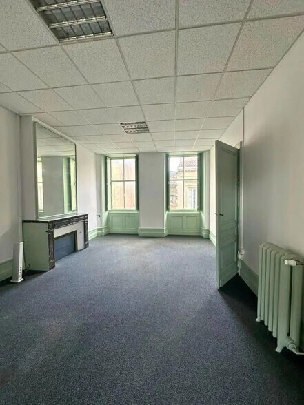 Bureau dans Bordeaux à louer - Photo intérieure – Image 1 sur 5