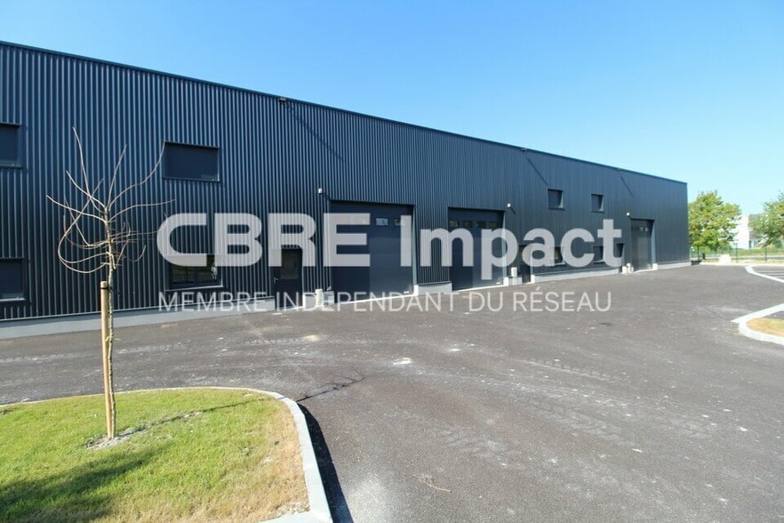 Local d’activités dans Reims à louer - Photo de l’immeuble – Image 1 sur 7