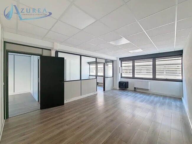 Plus de détails pour Bureau à louer