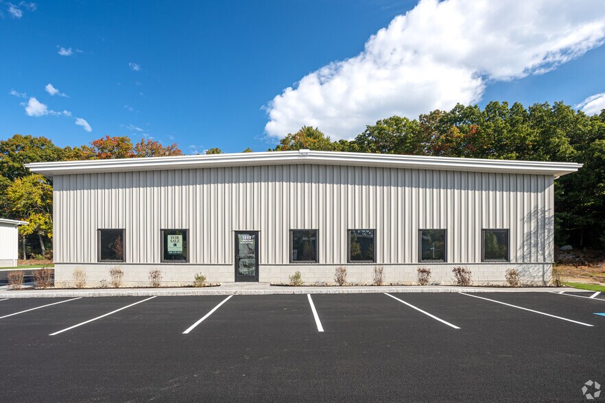 98 Airport Blvd, Marlborough, MA à vendre - Photo de l’immeuble – Image 3 sur 8