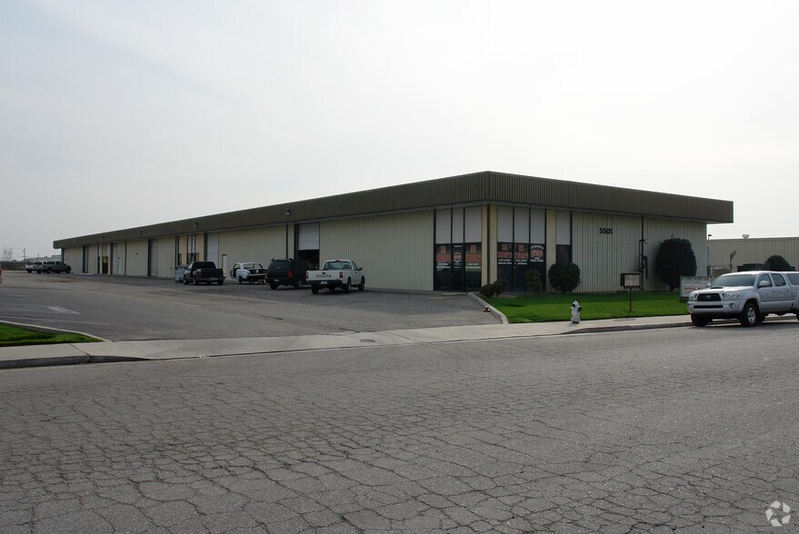 5501 Aldrin Ct, Bakersfield, CA à louer - Photo de l’immeuble – Image 2 sur 10