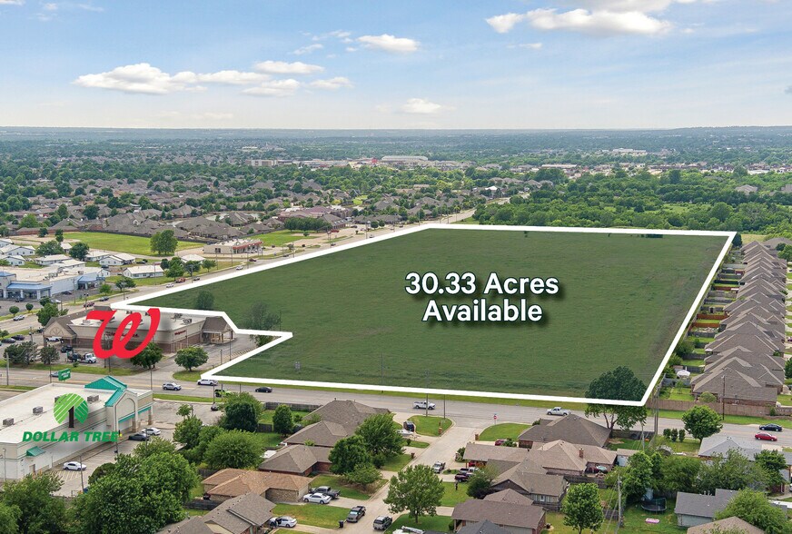 NW 12th St & Santa Fe Ave, Moore, OK à vendre - Aérien – Image 2 sur 3