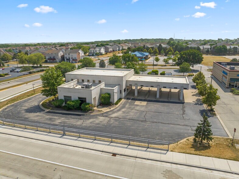 401-445 N Weber Rd, Romeoville, IL à louer - Photo de l’immeuble – Image 2 sur 17
