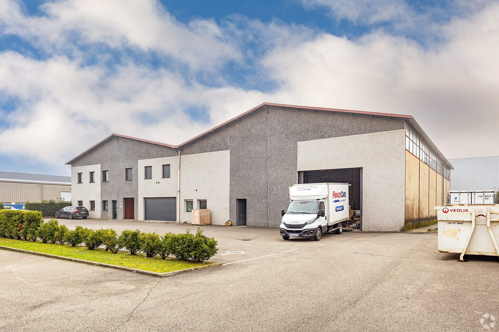 38 Rue Vaucanson, Décines-Charpieu à louer Photo principale– Image 1 sur 3