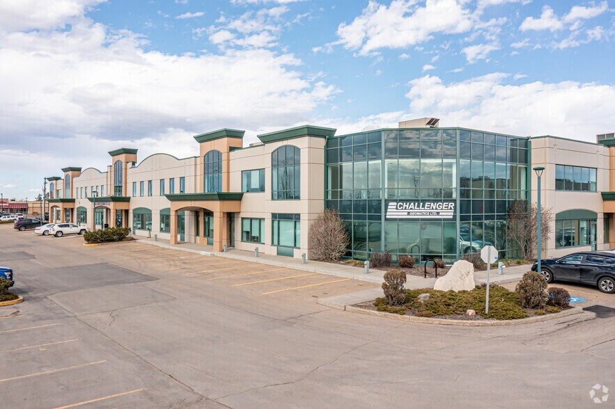 2181 Premier Way, Sherwood Park, AB à louer - Photo principale – Image 2 sur 32