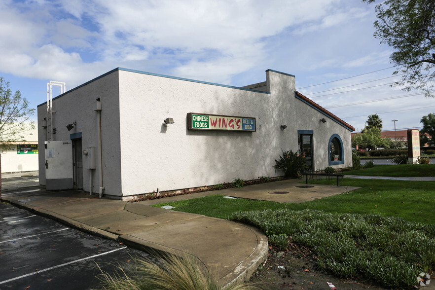 8031 West Ln, Stockton, CA à vendre - Photo de l’immeuble – Image 3 sur 3