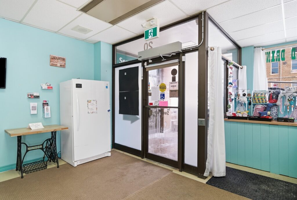 7 King St W, Brockville, ON à louer Photo intérieure– Image 1 sur 15