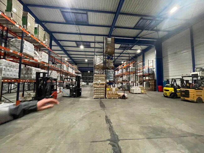 Plus de détails pour Local d’activités à vendre