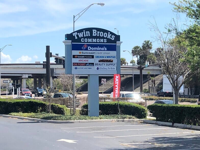 2100-2172 34th St S, Saint Petersburg, FL à louer - Photo de l’immeuble – Image 2 sur 8