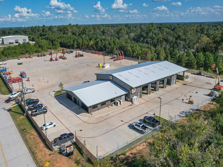 661 Frazier Commerce Dr, Conroe, TX à vendre - Photo principale – Image 1 sur 4