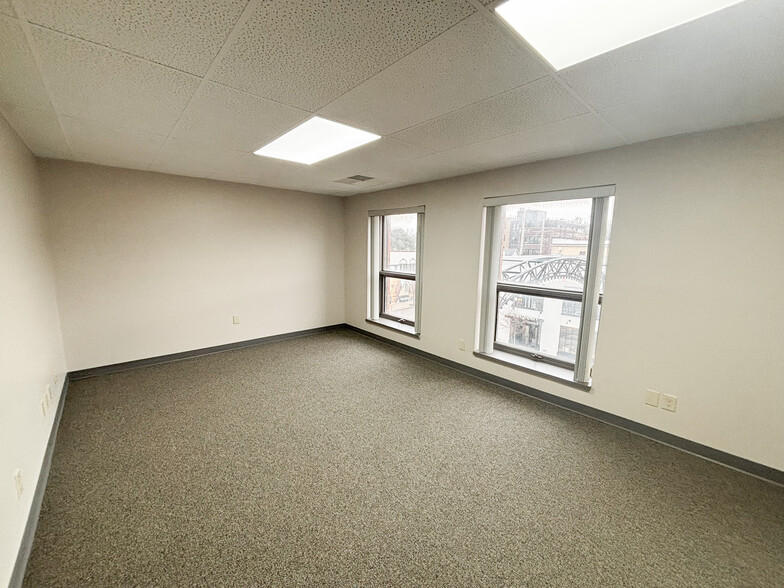 691 N High St, Columbus, OH à louer - Photo de l’immeuble – Image 3 sur 13
