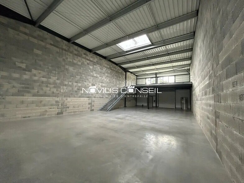 Local d'activités dans Montauban à vendre - Photo de l’immeuble – Image 3 sur 13