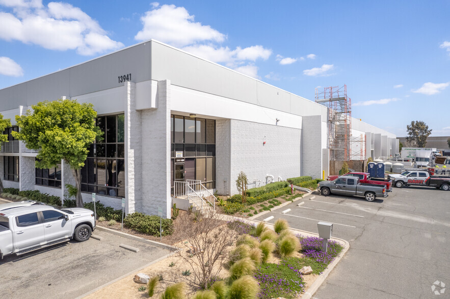 13941 Norton Ave, Chino, CA à louer - Photo principale – Image 1 sur 5