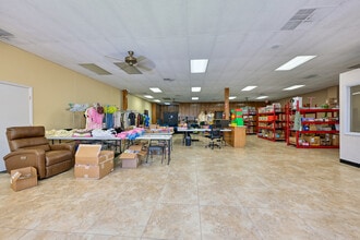 5858 St Augustine Rd, Jacksonville, FL à louer Photo intérieure– Image 2 sur 11