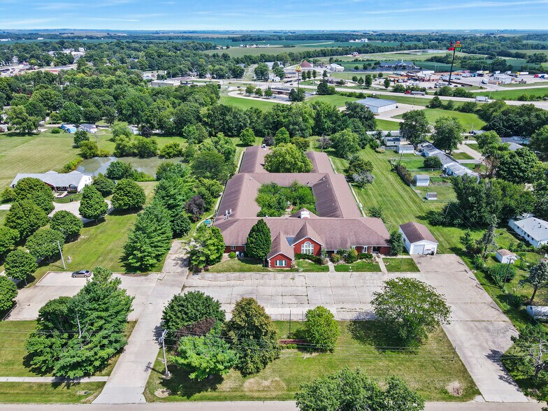 509 S Buck Rd, Le Roy, IL à vendre - Photo de l’immeuble – Image 3 sur 22