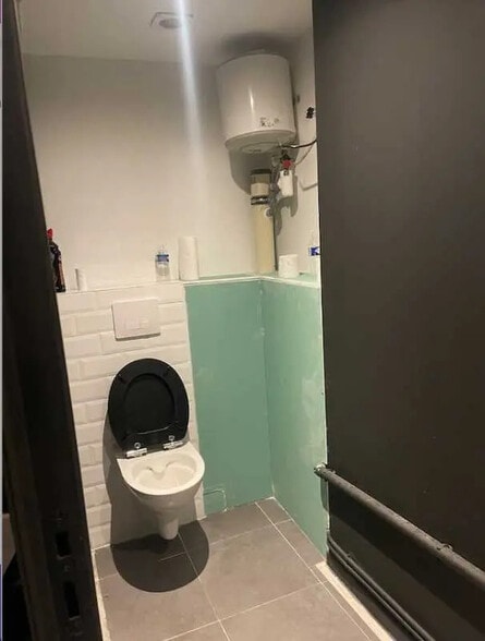 Local commercial dans Paris à louer - Photo de l’immeuble – Image 3 sur 15