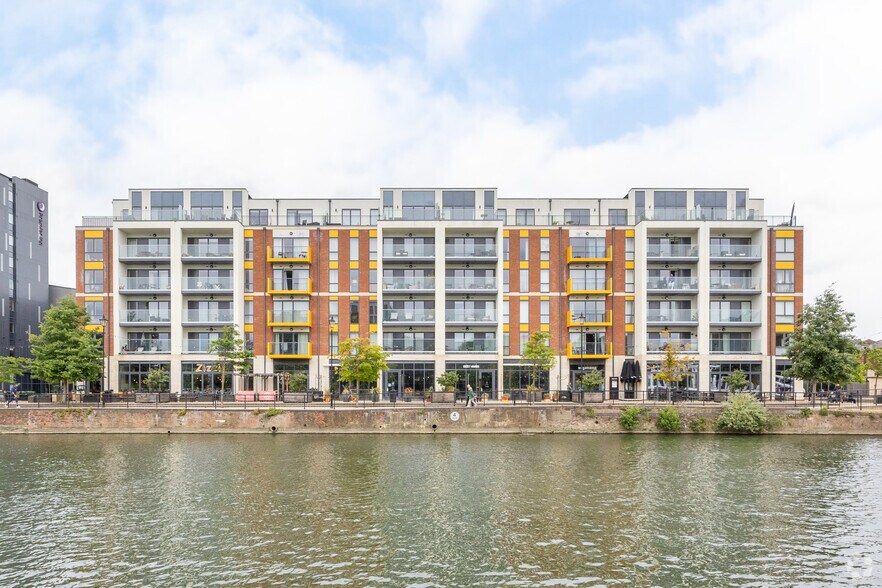 Riverside North, Bedford à vendre - Photo de l’immeuble – Image 3 sur 4