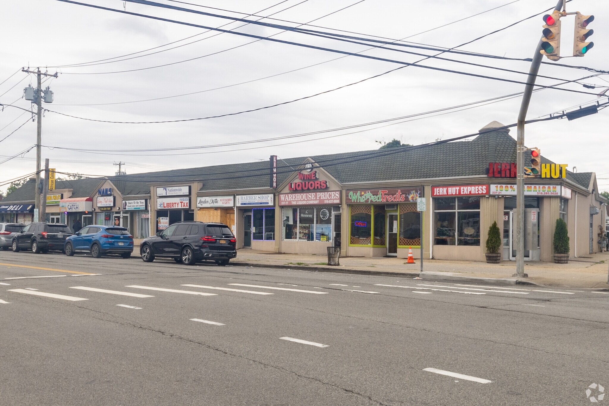 237-01-237-21 Linden Blvd, Elmont, NY à louer Photo principale– Image 1 sur 4