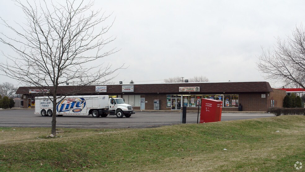 100-112 Light Rd, Oswego, IL à vendre - Photo de l’immeuble – Image 2 sur 3