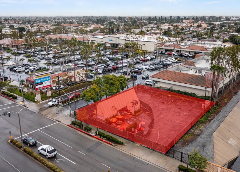 12056 Carson St, Hawaiian Gardens, CA à louer - Photo de l’immeuble – Image 3 sur 7