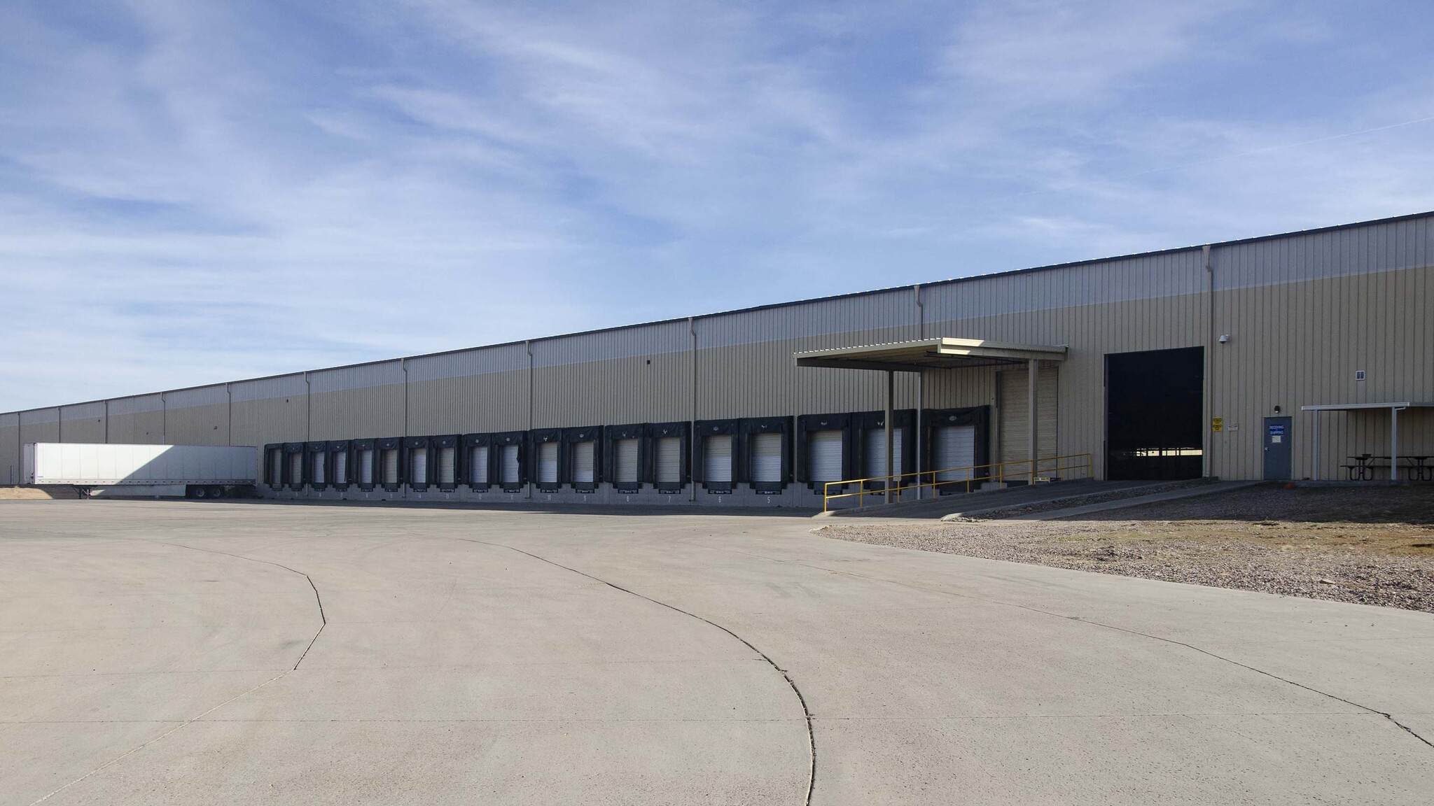 4200 N Industrial Blvd, Kingman, AZ à louer Photo principale– Image 1 sur 27