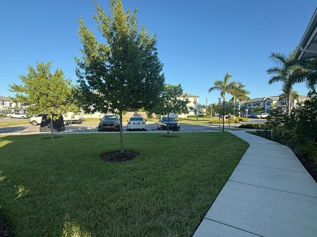 28730 SW 132nd Ct, Homestead, FL à vendre - Photo de l’immeuble – Image 3 sur 13