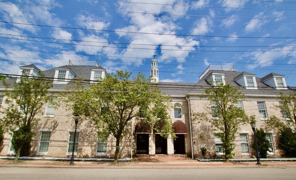 Sturbridge Commons Stratford Apartments portefeuille de 2 biens à vendre sur LoopNet.fr - Photo de l’immeuble – Image 2 sur 23