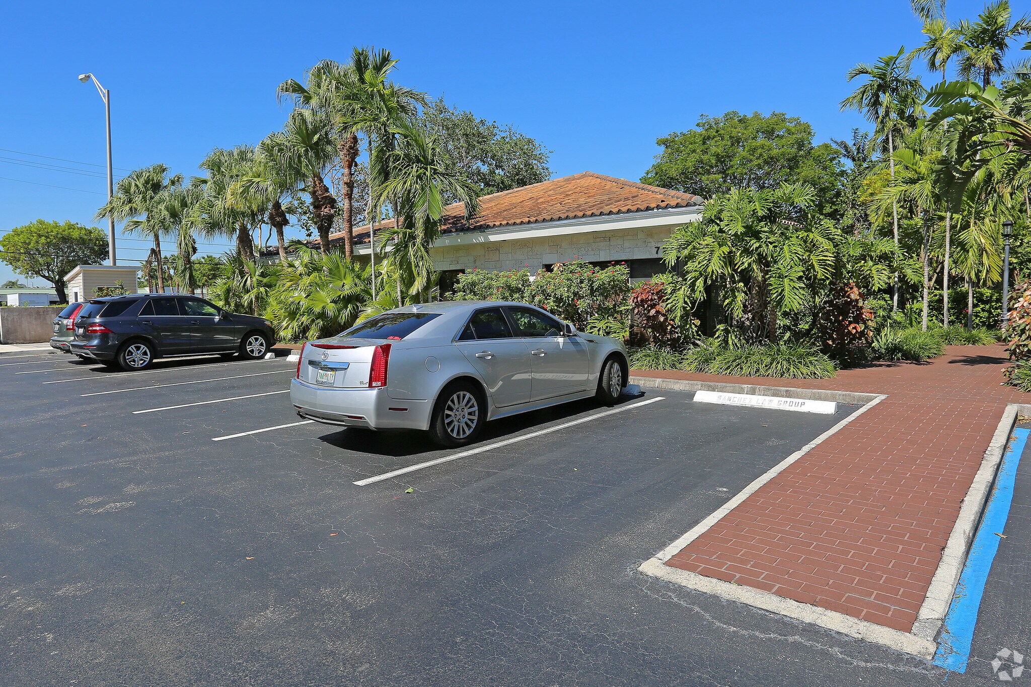 7245 SW 87th Ave, Miami, FL à louer Photo principale– Image 1 sur 27