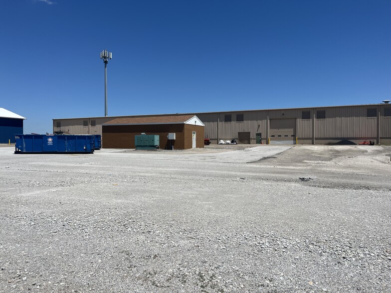 163 Iowa 80 Rd, Walcott, IA à louer - Photo principale – Image 1 sur 3