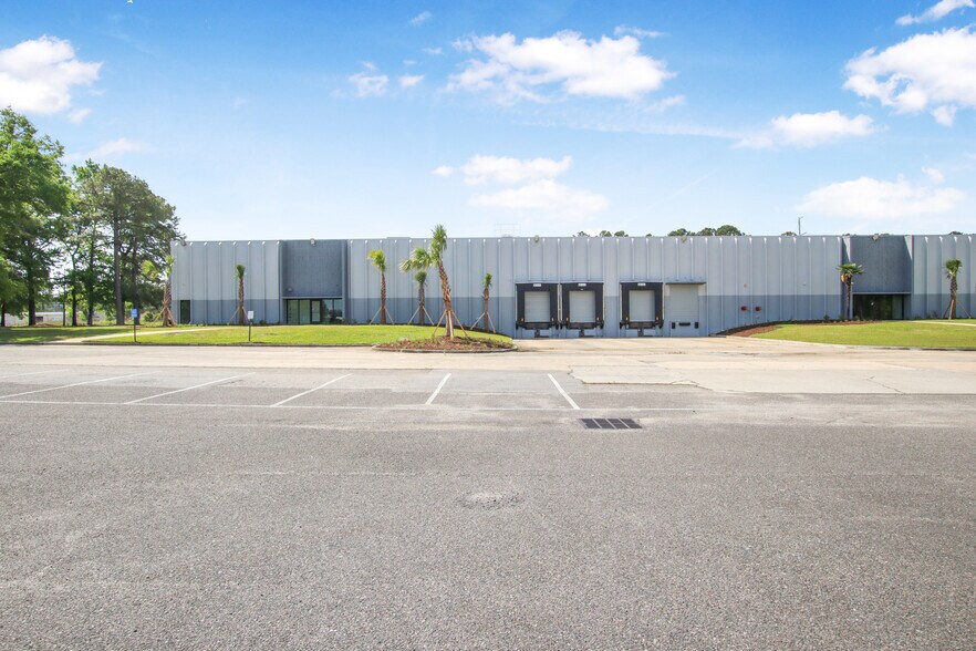 7391 Pepperdam Ave, North Charleston, SC à louer - Photo de l’immeuble – Image 1 sur 19