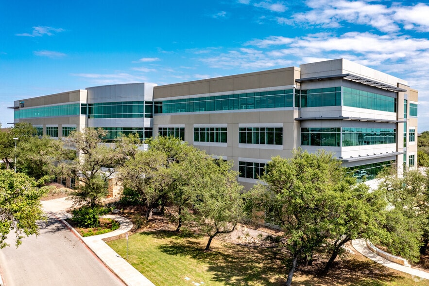 19026 Ridgewood Pky, San Antonio, TX à louer - Photo principale – Image 1 sur 16