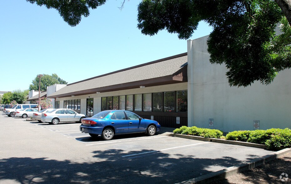 1450 Guerneville Rd, Santa Rosa, CA à vendre - Photo de l’immeuble – Image 2 sur 3
