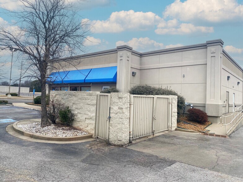 1277 E Shelby Dr, Memphis, TN à vendre - Photo de l’immeuble – Image 2 sur 4