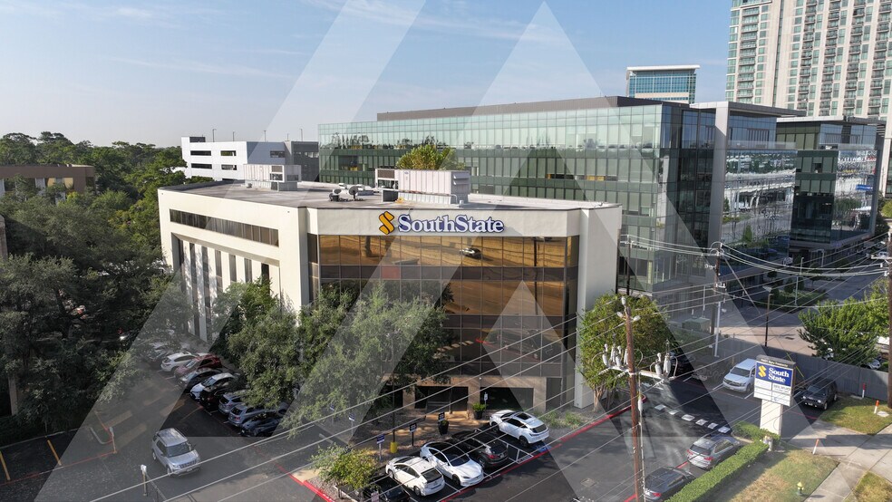 9601 Katy Fwy, Houston, TX à louer - Photo de l’immeuble – Image 2 sur 16