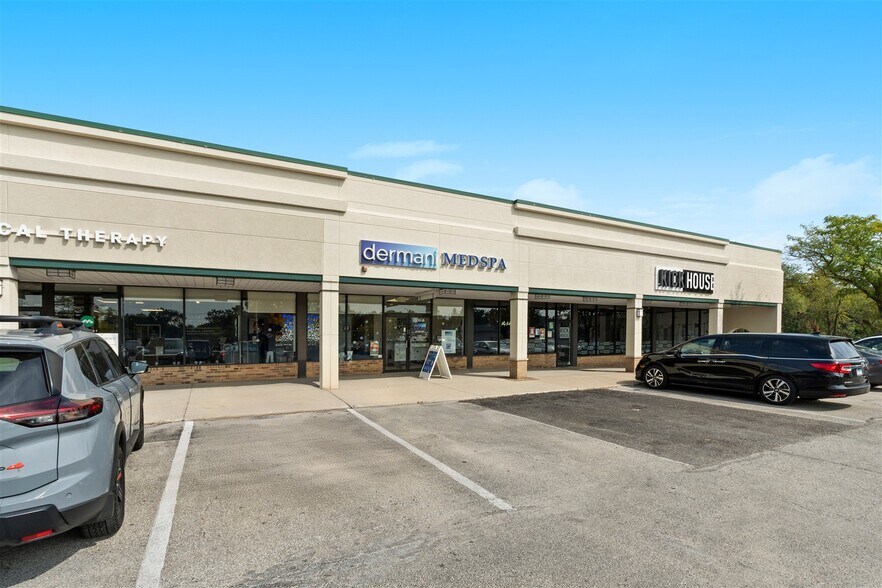 648-678 N Northwest Hwy, Park Ridge, IL à vendre - Photo de l’immeuble – Image 3 sur 7