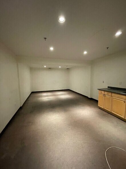 14507-14535 112th Ave NW, Edmonton, AB à vendre - Photo de l’immeuble – Image 3 sur 9