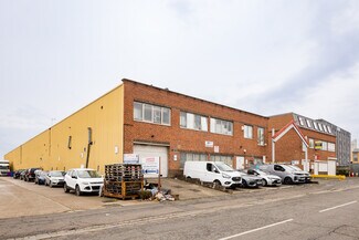 Plus de détails pour 21 Wadsworth Rd, Greenford - Industriel/Logistique à louer