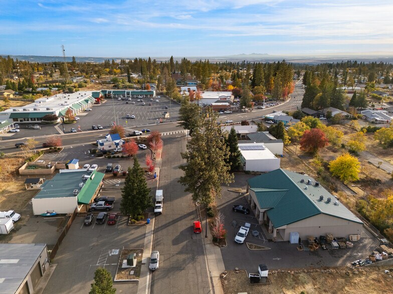 6153 Center St, Paradise, CA à vendre - Photo de l’immeuble – Image 2 sur 11