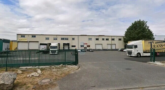 Plus de détails pour Local d’activités à vendre