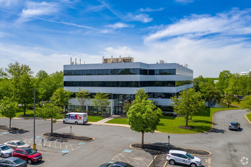 2000 Midlantic Dr, Mount Laurel, NJ à louer - Photo de l’immeuble – Image 2 sur 3
