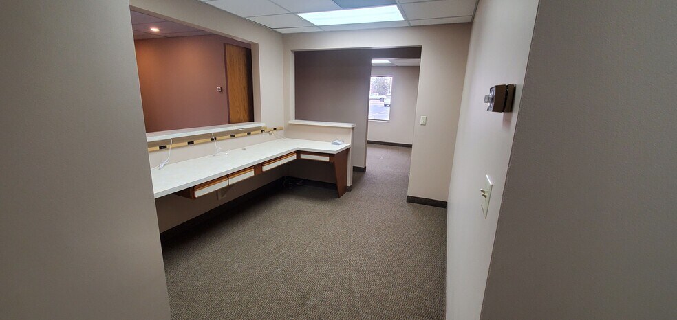 1260 County Road E W, Arden Hills, MN à louer - Photo de l’immeuble – Image 3 sur 10