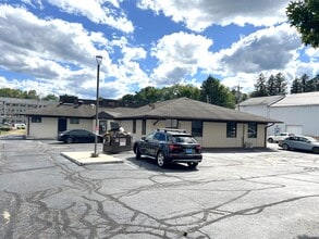 447 Meriden Rd, Waterbury, CT à louer Photo intérieure– Image 2 sur 6