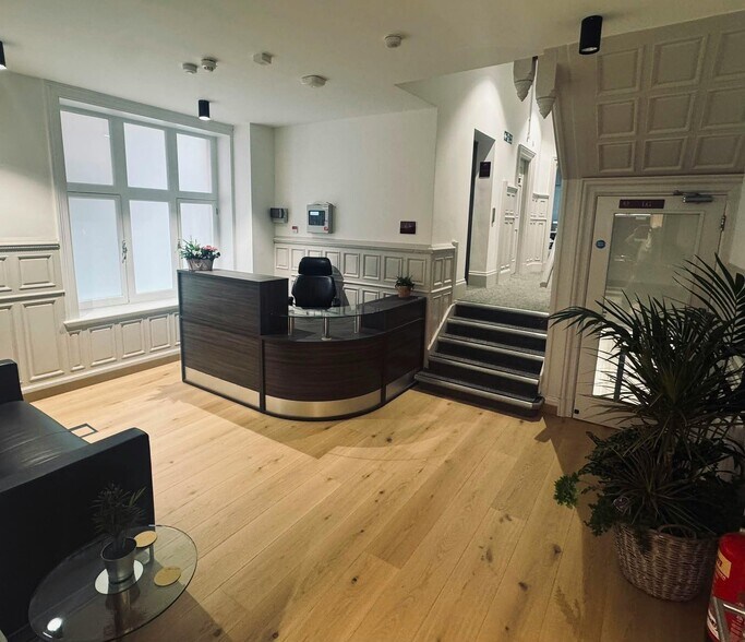 63 Grosvenor St, Londres à louer - Photo de l’immeuble – Image 3 sur 8