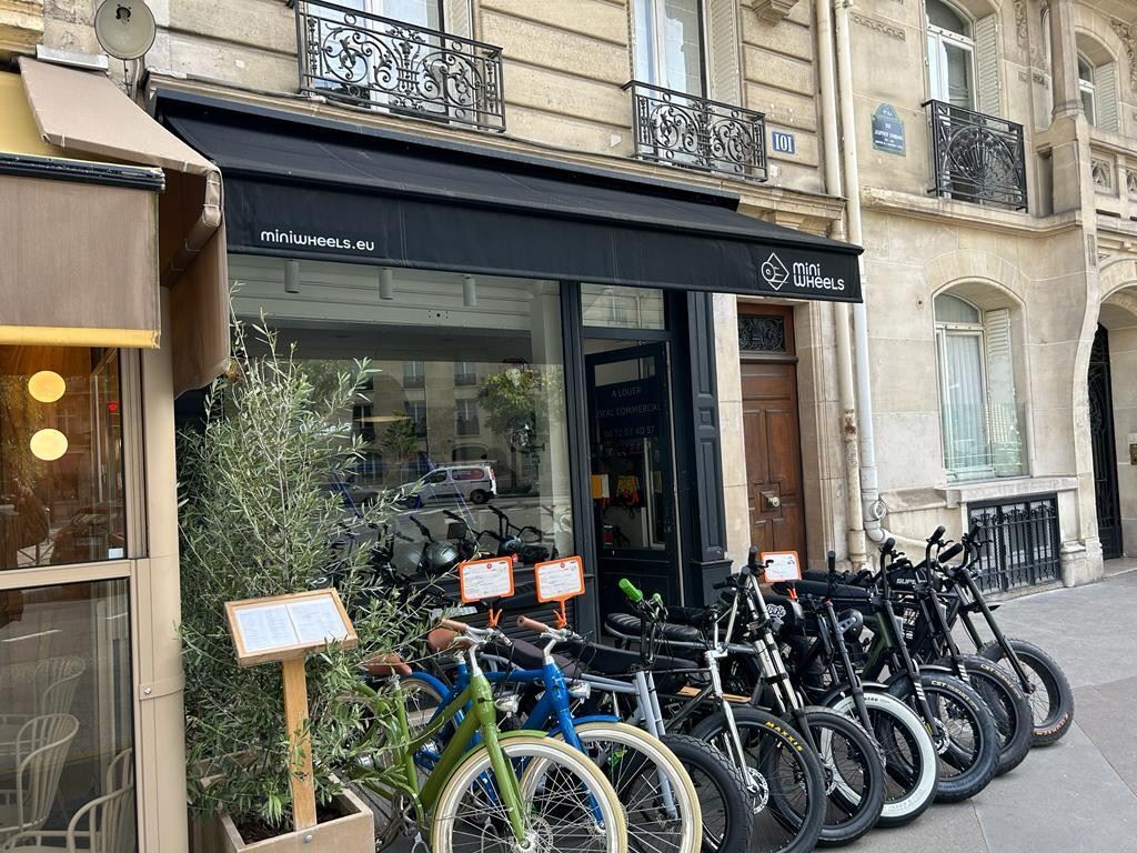 101 Rue Jouffroy D'Abbans, Paris à louer Photo de l’immeuble– Image 1 sur 6