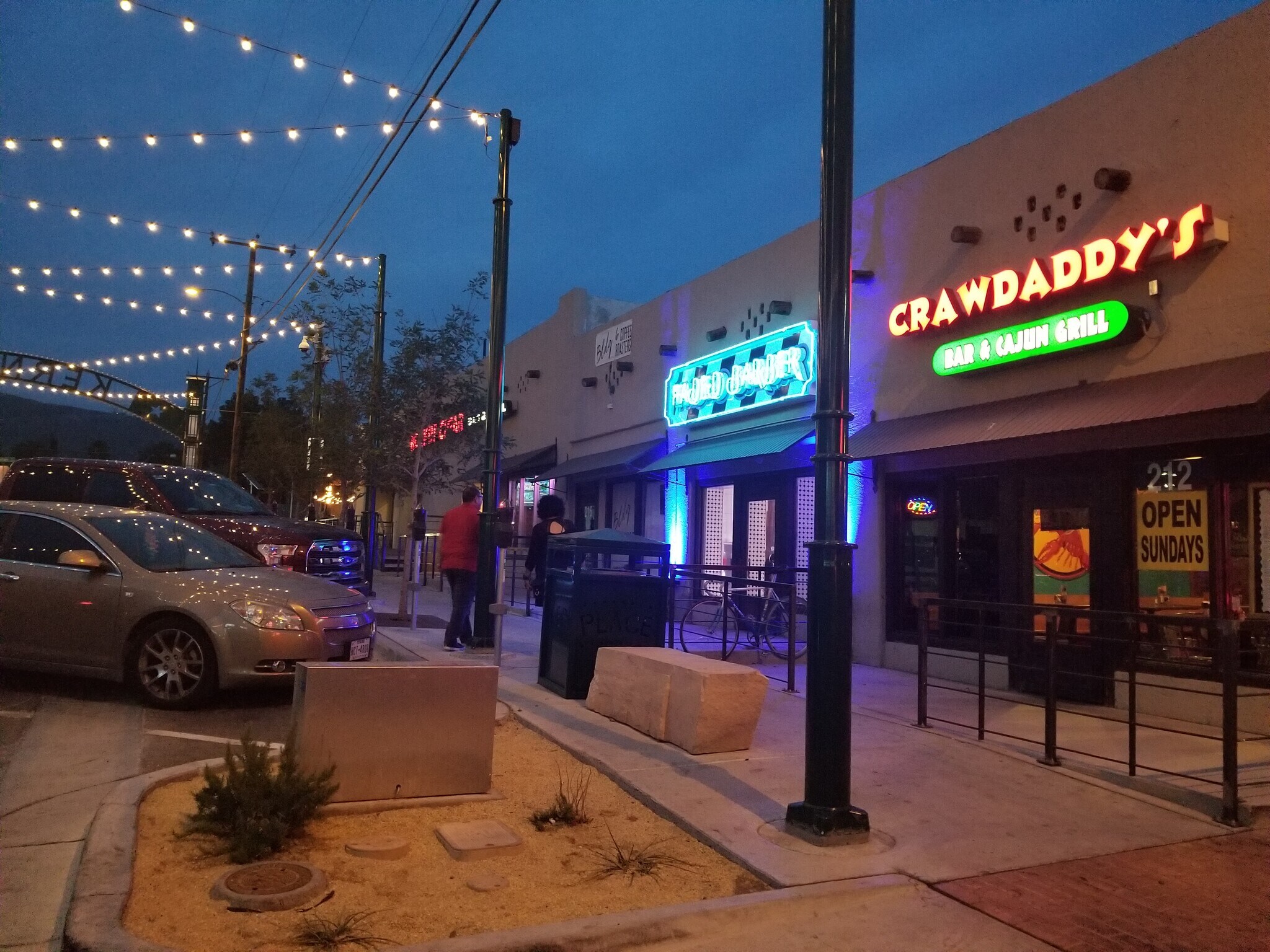 212-230 Cincinnati Ave, El Paso, TX à louer Photo principale– Image 1 sur 4
