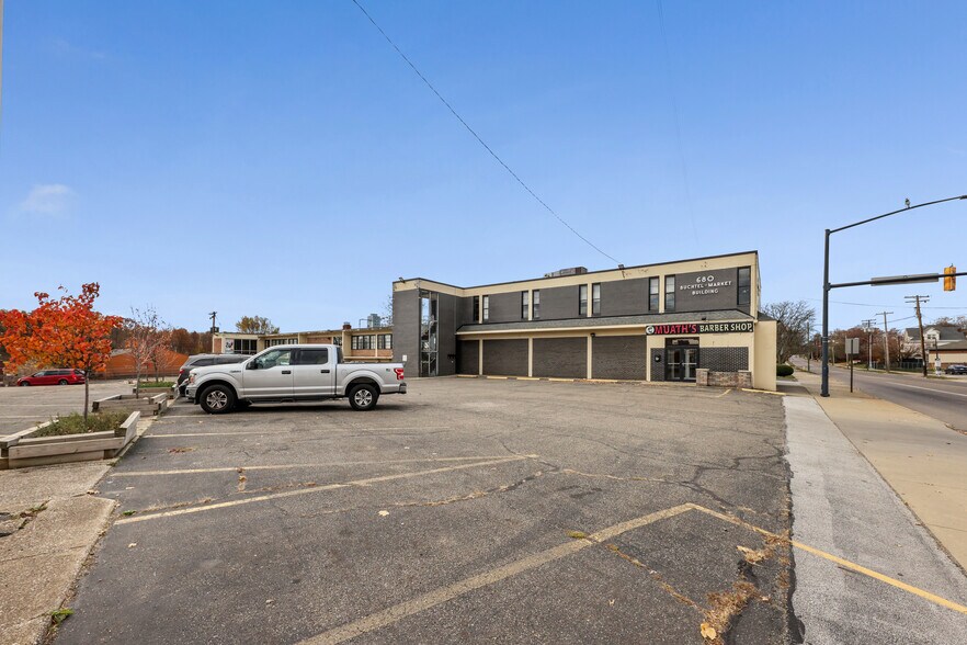 680 E Market St, Akron, OH à vendre - Photo de l’immeuble – Image 3 sur 29