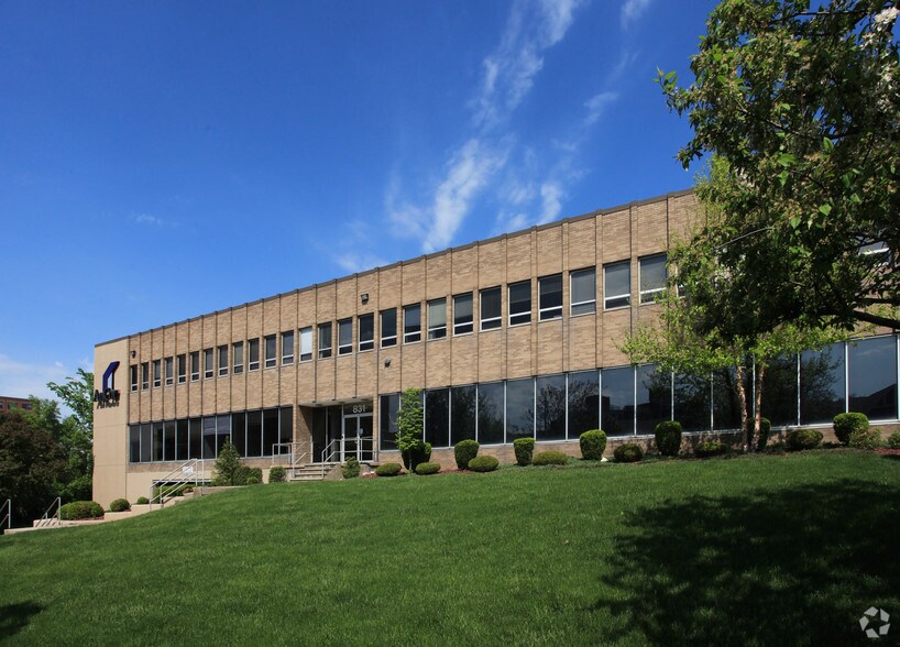831 James St, Syracuse, NY à louer - Photo principale – Image 1 sur 34