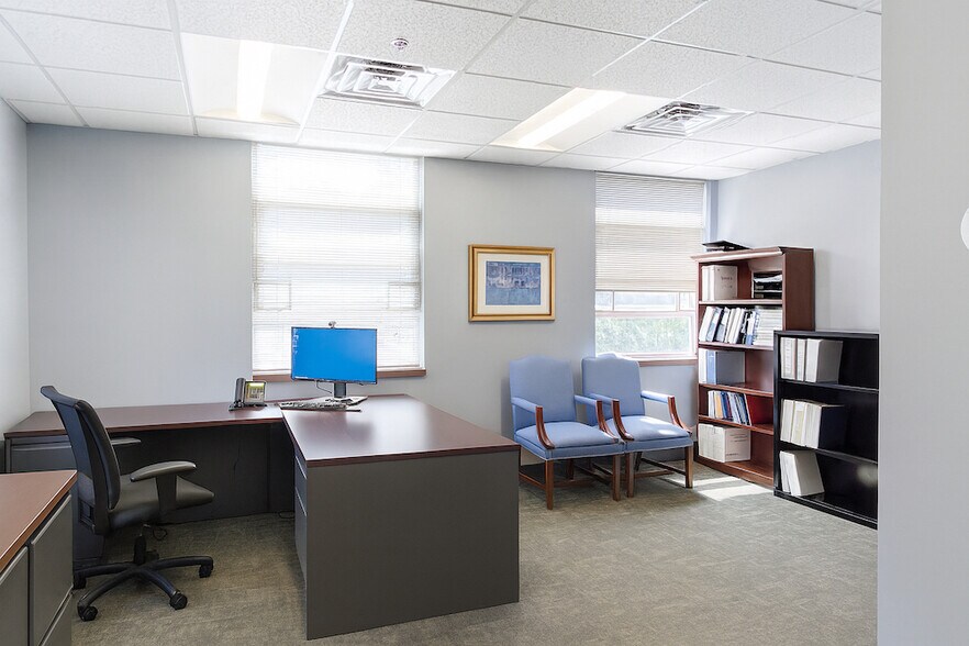 281 Cambridge St, Burlington, MA à louer - Photo de l’immeuble – Image 3 sur 18