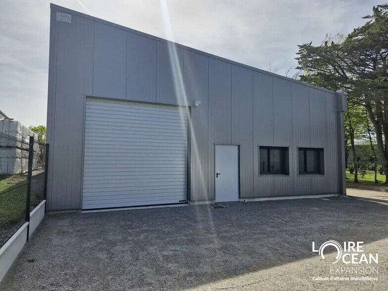Local d’activités dans La Plaine-sur-Mer à louer - Photo de l’immeuble – Image 3 sur 9